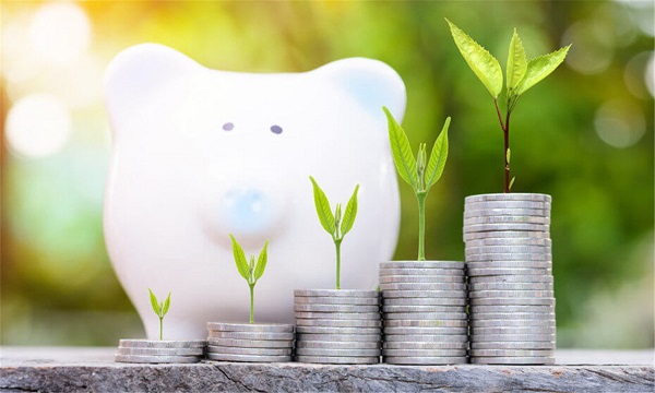 黄金积极势头回归上破50日均线，交易者关注美联储会议纪要